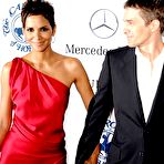 Second pic of Halle Berry posing in night dress at 32nd annual Carousel Of Hope ball at The Beverly Hilton