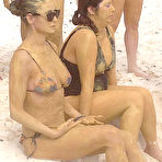 Fourth pic of Demi Moore sexy in bikini on the beach