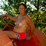 Fourth pic of Outdoor Mature - Hot Daily Updates!