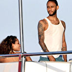 First pic of Alicia Keys in white bikini pregnant on a boat
