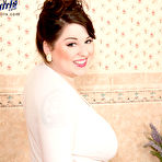 Second pic of XLGirls.com - Kelli Maxx - Wet Tee Time