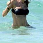 Fourth pic of Aida Yespica enjoying day on the beach in Formentera