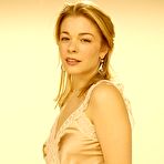 First pic of LeAnn Rimes posing topless but covered