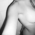 Fourth pic of Hot amateur girlfriend in sexy nude self-pics