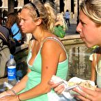 Fourth pic of Голые сиськи торчащие из под одежды