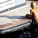 Second pic of Michelle Hunziker shows her round ass on the yacht