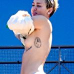 First pic of :: Largest Nude Celebrities Archive. Miley Cyrus fully naked! ::