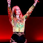 Third pic of Iggy Azalea sexy performs on the stage with Jennifer Lopez