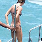 Third pic of Gisele Bundchen ass crack on a yacht