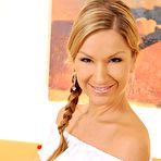 Second pic of Carol Goldnerova Gets Horny White Vacuuming