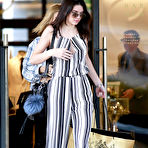 Fourth pic of Popoholic  » Blog Archive   » Kendall Jenner Goes On A Braless Shopping Spree In NYC