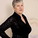 First pic of Naughty British mature lady getting dirty