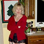 First pic of Wife Bucket - Real amateur MILFs, wives, and moms! Swingers too
