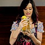 First pic of Katy Perry shows deep cleavage at Wetten, dass.. in Munchen