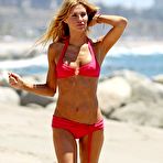 Second pic of Brandi Glanville sxy in pink bikini on the beach in Malibu