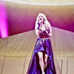 Second pic of Carrie Underwood performs at the Scottrade Center