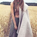 Second pic of Daria Werbowy posing naked in nature photoshoot