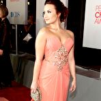 First pic of Demi Lovato cleavage in pink dress at People Choice Awards
