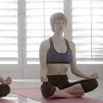 First pic of Rose Ballentine and Niki Lee Young in yoga class at PinkWorld Blog