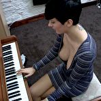 Fourth pic of Kim Piano Downblouse Loving Nude / Hotty Stop