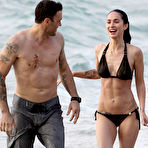 Fourth pic of Popoholic  » Blog Archive   » Megan Fox Jumps Into A Bikini, Looks Ridiculously Sexy Doing So