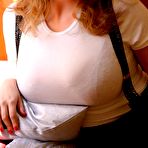 First pic of Maggie Green: Maggie Green gets off her... - BabesAndStars.com
