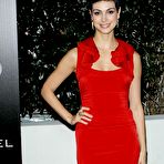 Second pic of Morena Baccarin posing at Golden Globe Awards 2011
