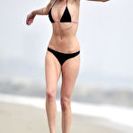Fourth pic of Nicole Trunfio sexy in black bikini on the beach