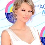 First pic of Taylor Swift posing at 2012 Teen Choice Awards