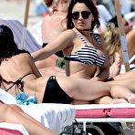First pic of Vanessa & Stella Hudgens on a beach