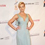 First pic of Jaime Pressly slight cleavage in night dress