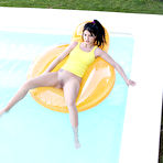 Third pic of Lady Dee relaxing at the pool - Snbabes.com