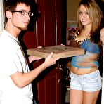 First pic of Nichole Heiress: Nichole Heiress greets pizza dude... - Babes and Pornstars