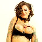 First pic of Bonnie Rotten Anal Tattooed Squirting Machine Featuring Bonnie Rotten
