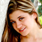 Second pic of Naomi in Naomi in nudism series