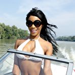 First pic of Kiki Minaj in Anal over the water, Scene #01