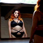 Fourth pic of Lucy Vixen Seductive Mirror - Curvy Erotic