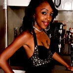 First pic of LeBrooks in LeBrooks in black women