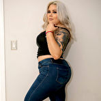 First pic of Blondie Franklin Curvy Blonde in Jeans
