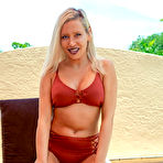 First pic of Kacey Blonde Cougar in a Bikini