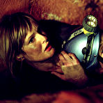 Third pic of The Descent (2005) - Saskia Mulder as Rebecca - IMDb
