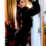 Third pic of Hailee Steinfeld - Free pics, galleries & more at Babepedia