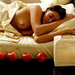 First pic of APPLES IN BED with Alisia - Stunning 18