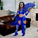 First pic of Avery Black Returns to Little Asians as Kitana – RUMMP 🍑