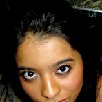 Third pic of Gorgeous Desi Indian girl emails out her nude self shot pics.