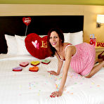 First pic of WifeCrazy Stacie v-day 2012