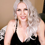 First pic of Sydney Paige Spreads in her Bedroom