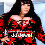 Fourth pic of Curvy MILF JJ Jewel with her big natural tits - Free Mature.nl content