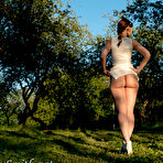 Third pic of Jeny Smith In The Park - Cherry Nudes