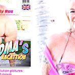 Fourth pic of British Randy Raz is a curvy shaved grandma who loves to masturbate on vacation - Mature.nl